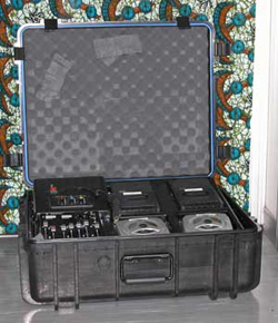 SOE suitcase radio